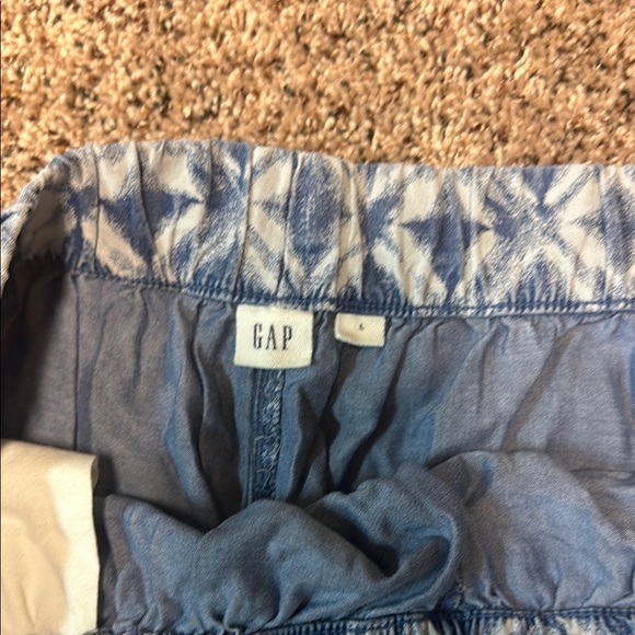 GAP Women's Shorts Lot of 2 Blue White Patterned Elastic Waist Casual - Picture 4 of 4
